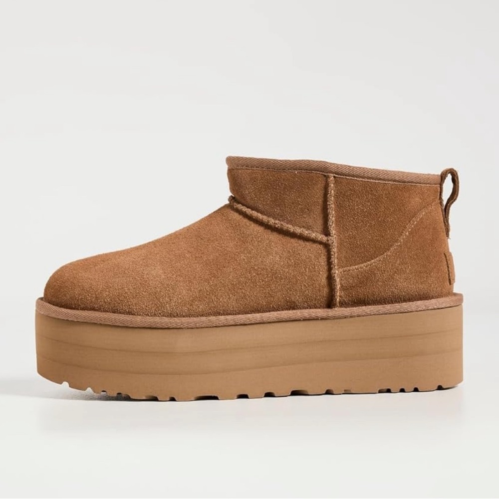NEW PLATFORM UGGS !!! RARE TO FIND